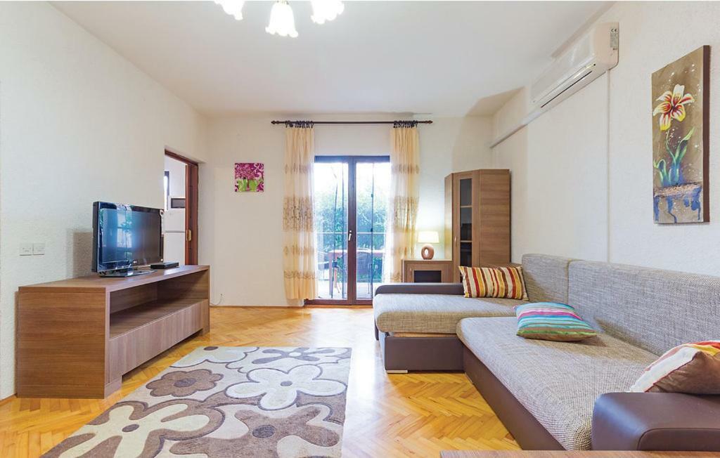 Villa Domus Maria With Swimming Pool And Free Parking à Banjole Extérieur photo